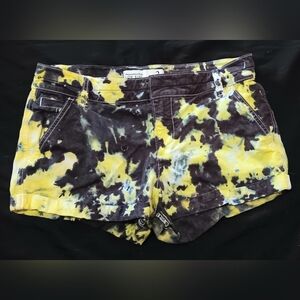 Abercrombie & Fitch Low Rise Tie Dye Black White Yellow Cuffed Shorts Sz 2